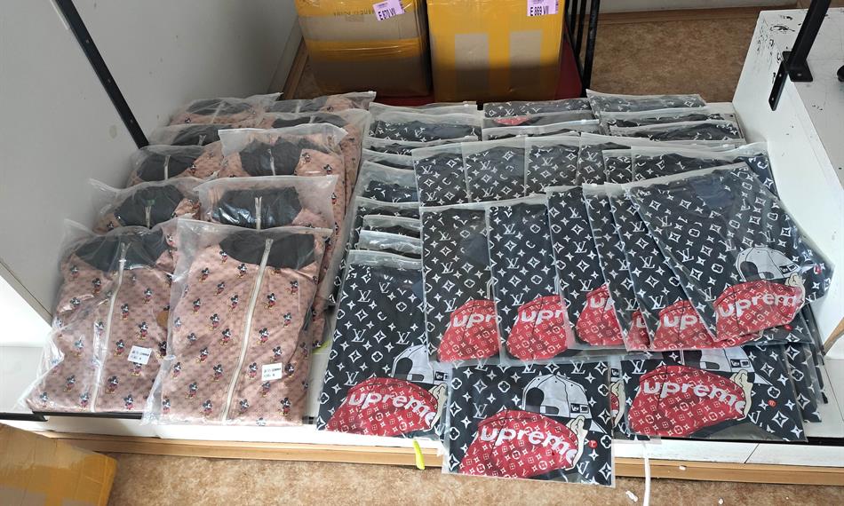 2020-8-26-922LV oblečení.jpg